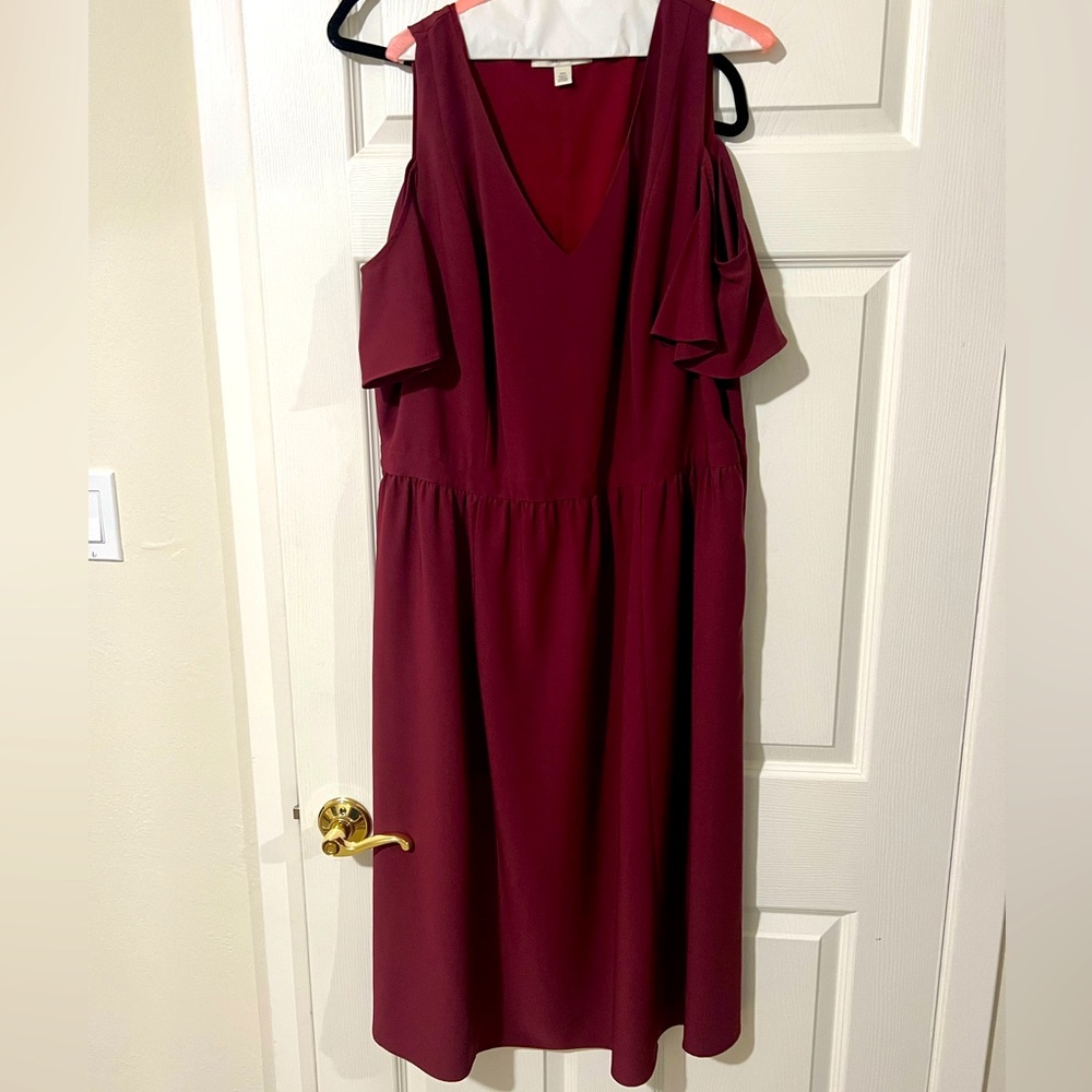 Maroon cold shoulder midi dress